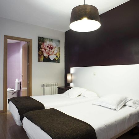Thc Gran Via Hostel Madrid Exterior photo