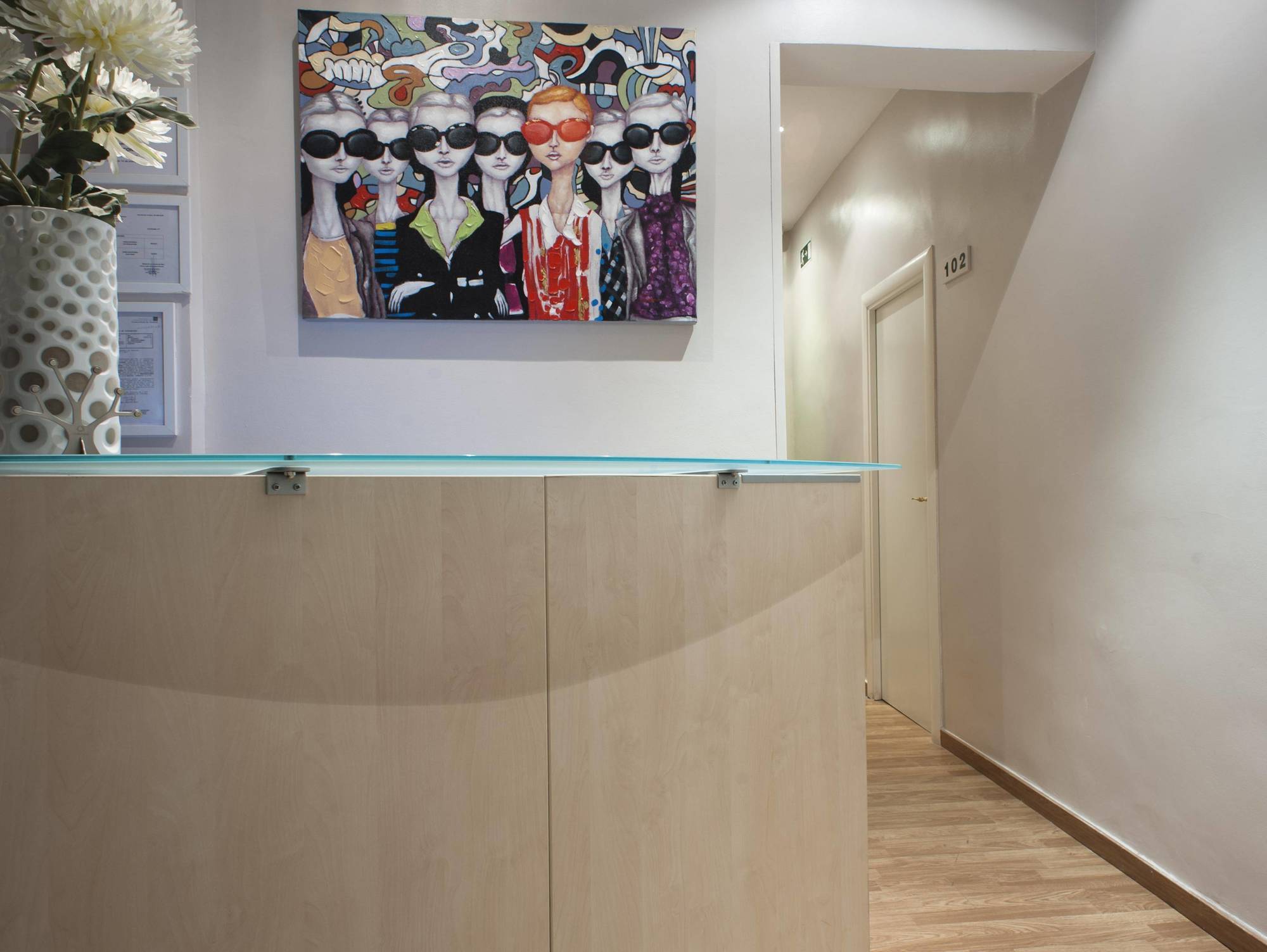 Thc Gran Via Hostel Madrid Exterior photo
