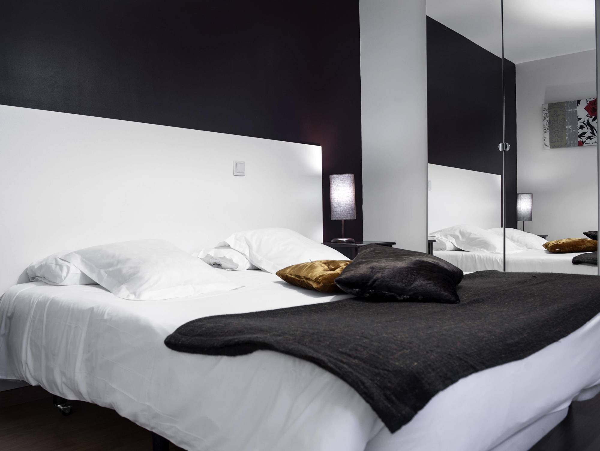 Thc Gran Via Hostel Madrid Exterior photo