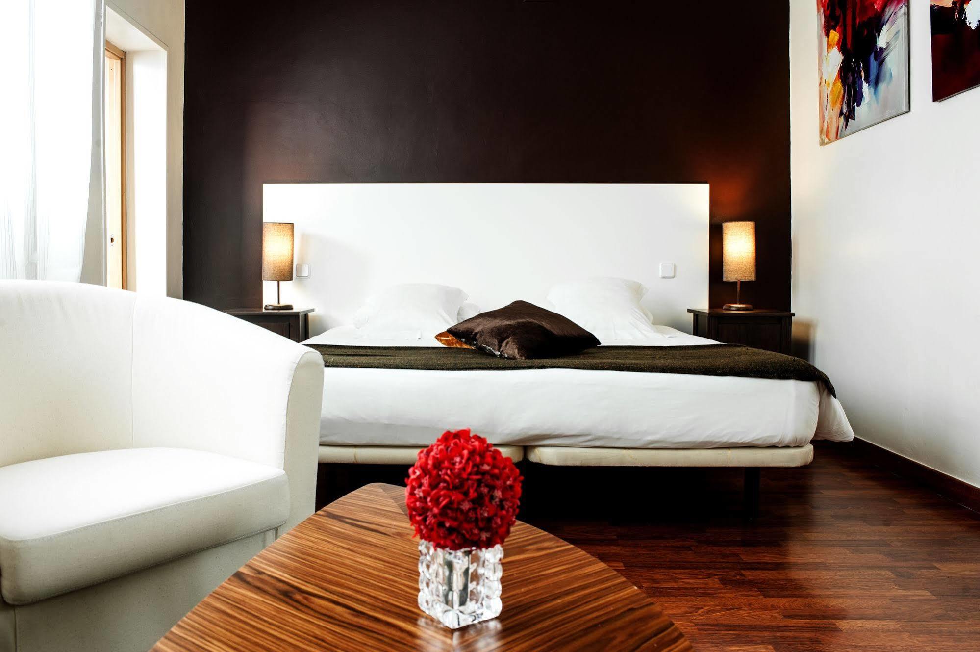 Thc Gran Via Hostel Madrid Exterior photo